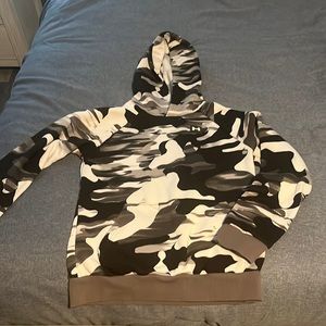 Under Armour youth large black camo hoodie